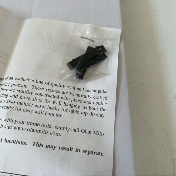 VTG Olan Mills Gold Oval Desk Picture Frames Set Of 2 for Picture Size 5x7 RARE - Picture 7 of 7